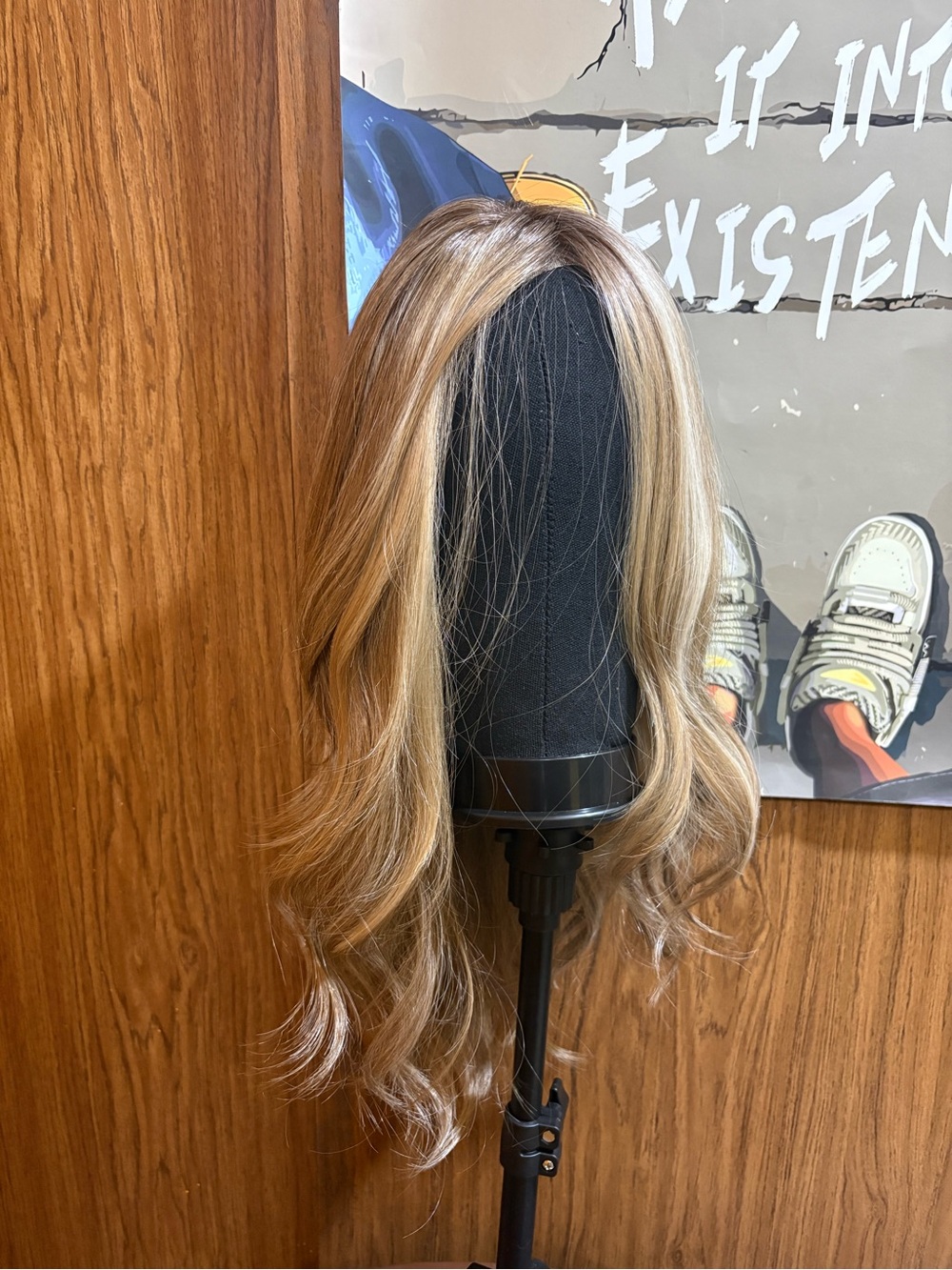 High quality heat friendly synthetic fiber wig 13x4 - Picture 2 of 10